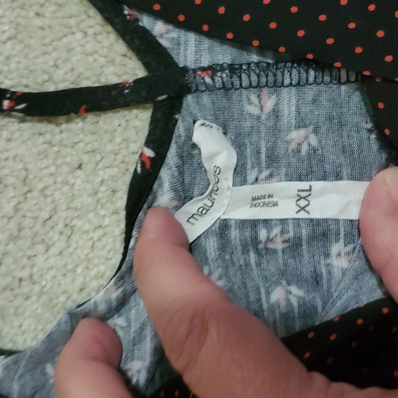 Maurcies Sleeveless Shirt - Picture 3 of 5